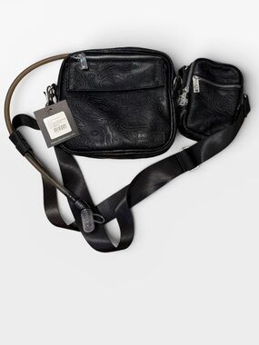 Culture Kings Hydration Multi Bag Black/Paisley
